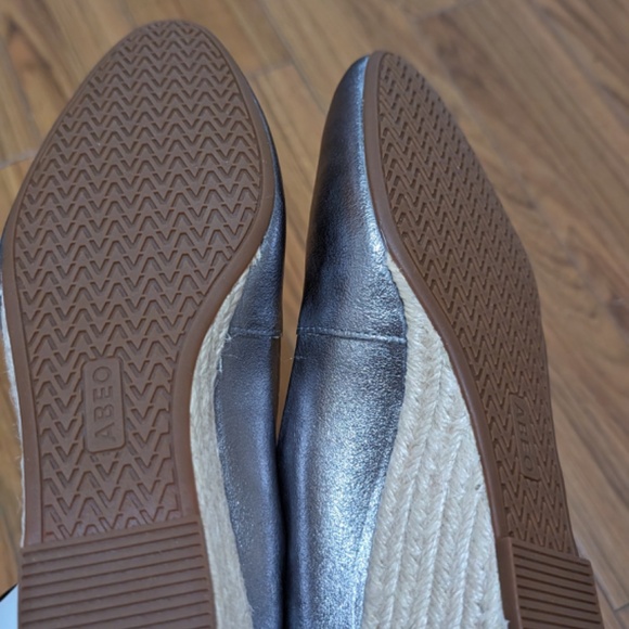 Abeo Pewter metallic Veranda wedges - New in Box - Picture 3 of 4